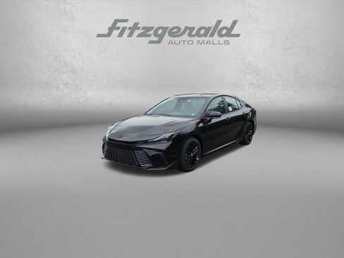 Used 2026 Toyota Camry SE FWD image 3