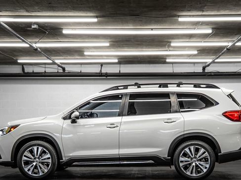 Used 2022 Subaru Ascent Limited w/ Technology Package image 2