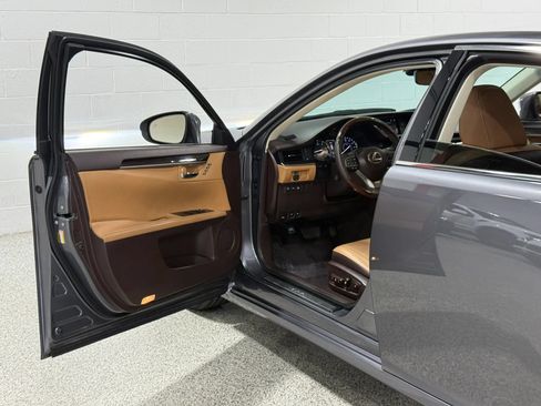 Used 2017 Lexus ES 350 w/ Premium Package FWD image 10