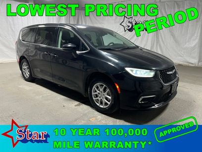 Used 2023 Chrysler Pacifica Touring-L