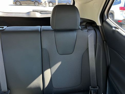 Used 2025 Buick Encore GX Preferred image 37