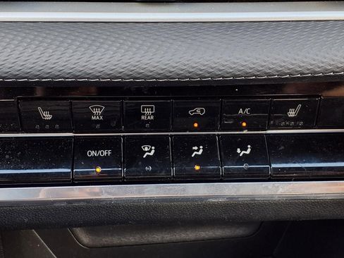 Used 2025 Chevrolet Equinox LT FWD image 5