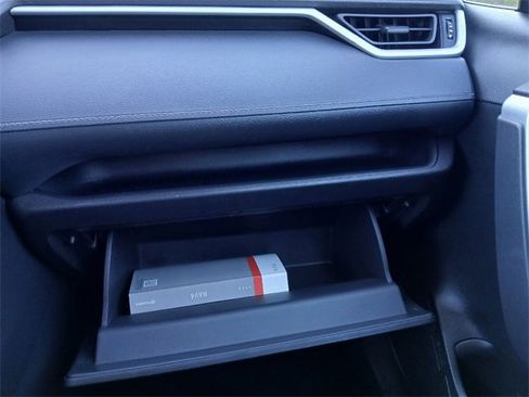 Used 2021 Toyota RAV4 XLE image 35