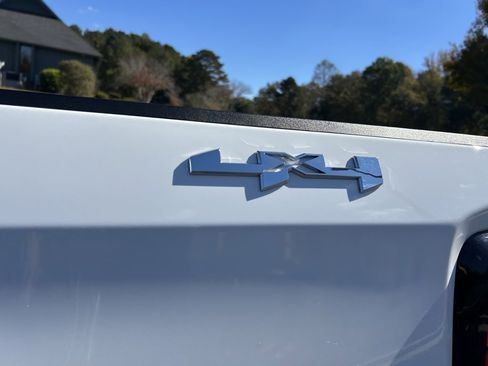 Used 2024 GMC Sierra 1500 Elevation image 25