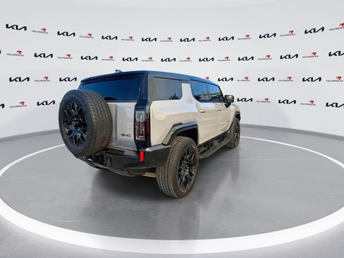 Used 2024 GMC Hummer EV 2X AWD/4WD image 8