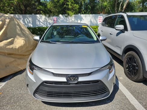 Certified 2026 Toyota Corolla LE FWD image 2