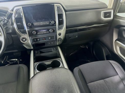 Used 2021 Nissan Titan SV w/ SV Convenience Package image 19
