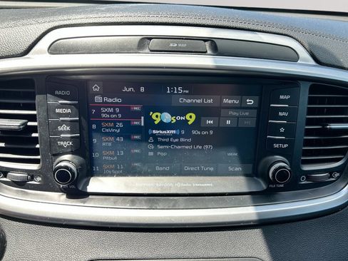 Used 2019 Kia Sorento EX w/ EX Touring Package AWD/4WD image 17