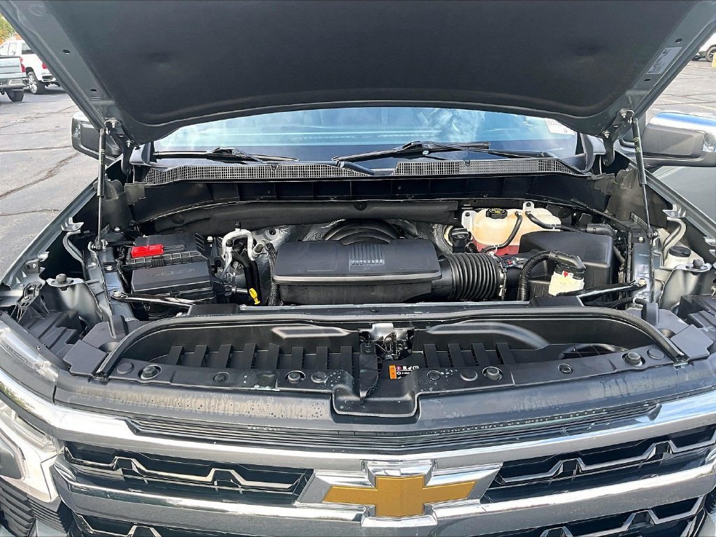 Used 2023 Chevrolet Silverado 1500 LT AWD/4WD image 29