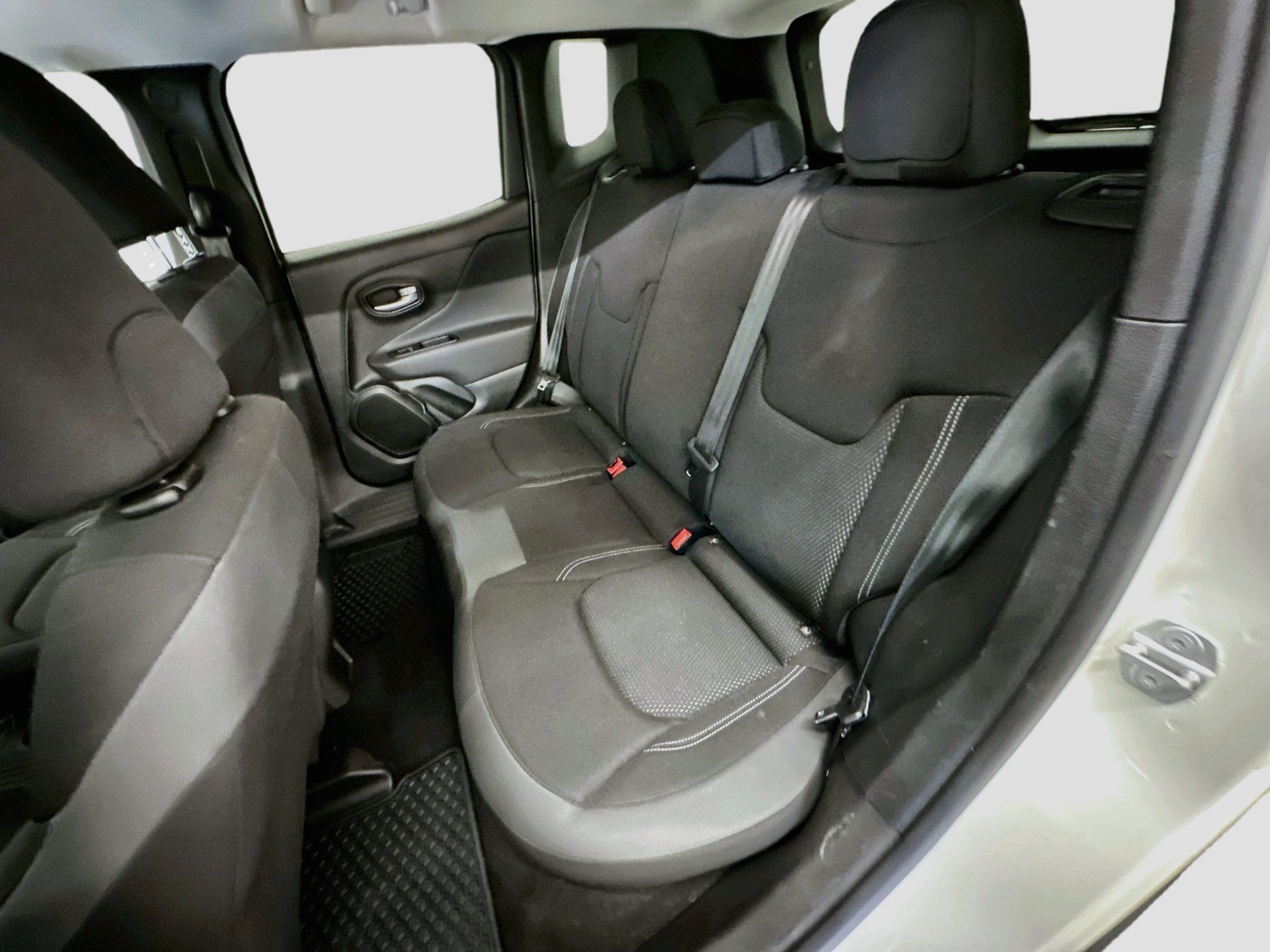 Used 2023 Jeep Renegade Altitude AWD/4WD image 29