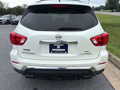 Used 2018 Nissan Pathfinder Platinum AWD/4WD image 4