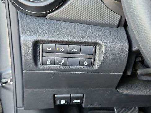 Used 2024 Nissan Kicks S FWD image 15