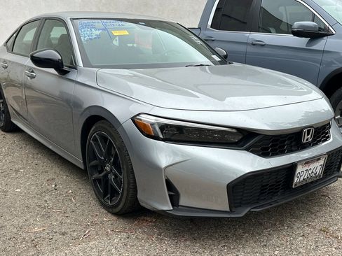 Used 2025 Honda Civic Sport image 2