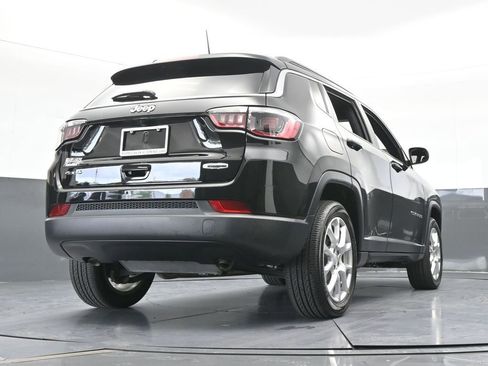 Used 2024 Jeep Compass Latitude image 53