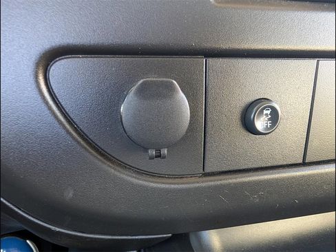 Used 2023 GMC Savana 2500 w/ Driver Convenience Package image 18