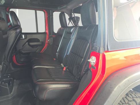 Used 2024 Jeep Wrangler Unlimited Rubicon w/ Technology Group image 26