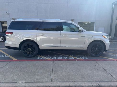 Used 2023 Lincoln Navigator L Reserve image 8