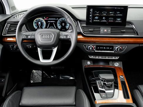 Used 2023 Audi Q5 e Premium Plus w/ Premium Plus Package image 15