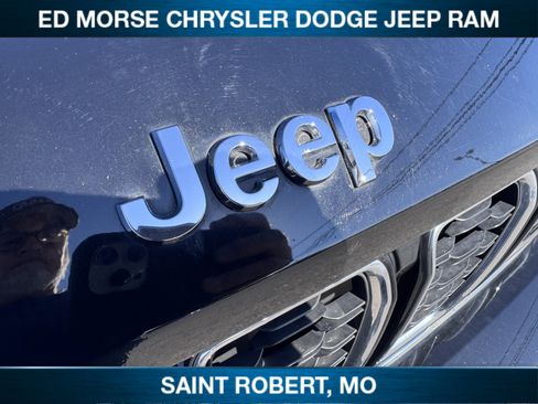 Used 2022 Jeep Grand Cherokee L Limited image 9