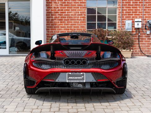 Used 2022 McLaren 765LT RWD image 14