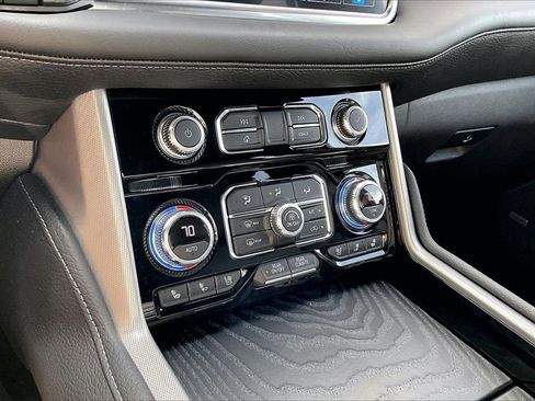 Used 2021 GMC Yukon Denali w/ Denali Ultimate Package image 16