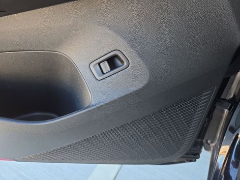 Used 2025 Volkswagen Atlas SE image 15