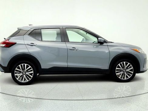 Used 2021 Nissan Kicks SV FWD image 4