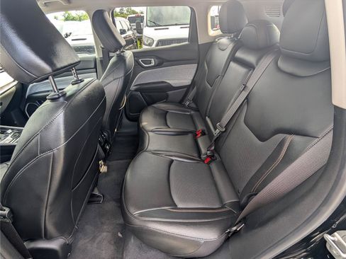 Used 2022 Jeep Compass Latitude AWD/4WD image 15