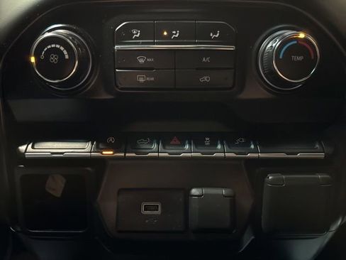 Used 2020 Chevrolet Silverado 1500 Custom w/ Custom Value Package image 11