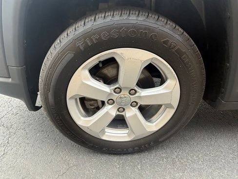 Used 2019 Jeep Compass Latitude AWD/4WD image 12
