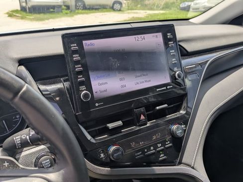 Used 2022 Toyota Camry SE w/ Audio Upgrade Package FWD image 12