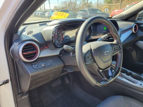 Certified 2024 Chevrolet Trax RS image 19