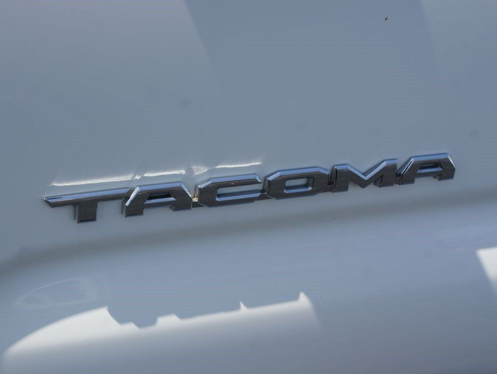 Used 2021 Toyota Tacoma SR5 RWD image 15