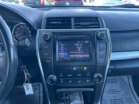 Used 2017 Toyota Camry SE FWD image 16
