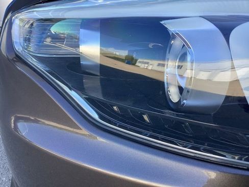 Used 2014 Kia Cadenza Premium w/ Luxury Package FWD image 4