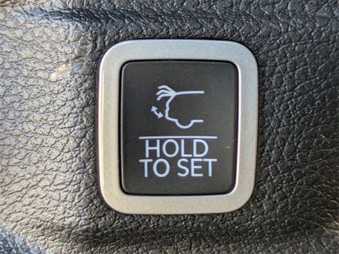 Used 2023 Jeep Grand Cherokee L Limited image 14