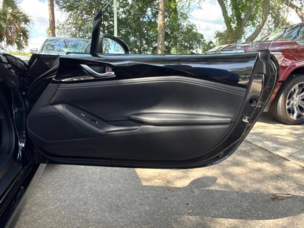 Used 2025 MAZDA MX-5 Miata RF Grand Touring RWD image 68