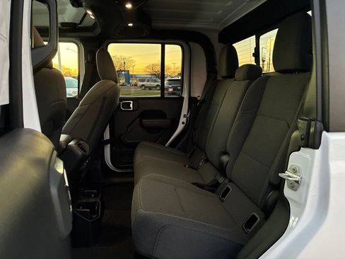 New 2026 Jeep Gladiator Sport AWD/4WD image 25
