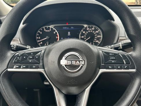 Used 2024 Nissan Altima 2.5 SV FWD image 22