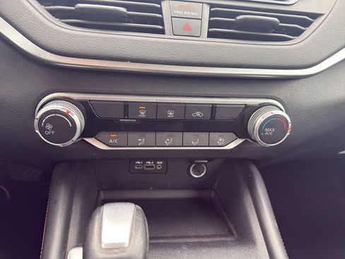 Used 2019 Nissan Altima 2.5 SR image 16