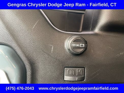 Used 2024 Jeep Wrangler Unlimited w/ Convenience Group AWD/4WD image 32