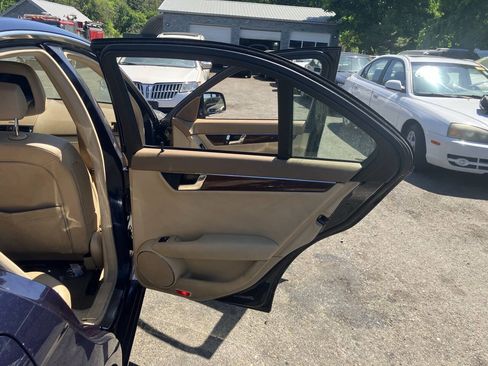 Used 2008 Mercedes-Benz C 300 4MATIC Sedan image 16