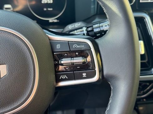 Used 2023 Kia Sorento SX image 32