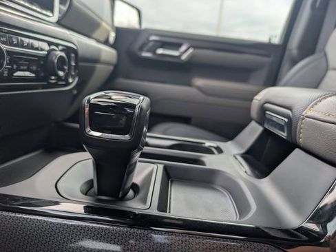 Used 2023 Chevrolet Silverado 1500 ZR2 w/ Technology Package AWD/4WD image 19