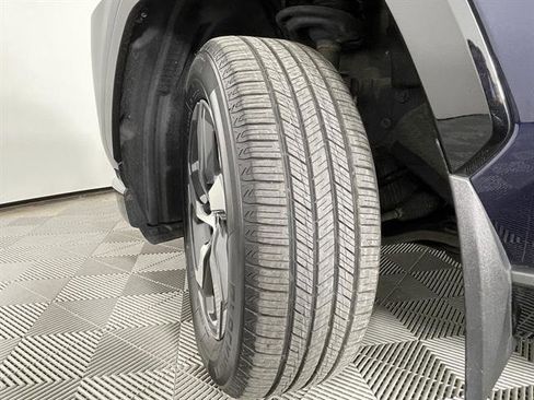 Certified 2021 Toyota RAV4 SE image 22