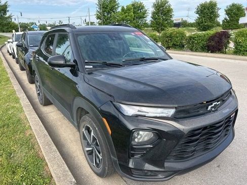 Used 2023 Chevrolet TrailBlazer RS w/ Convenience Package AWD/4WD image 2