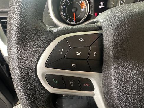 Used 2017 Jeep Cherokee Sport AWD/4WD image 21