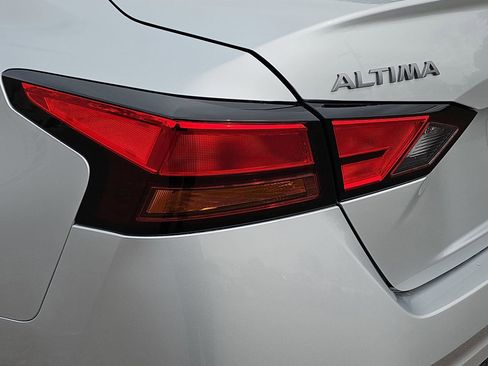 New 2026 Nissan Altima 2.5 SV FWD image 14