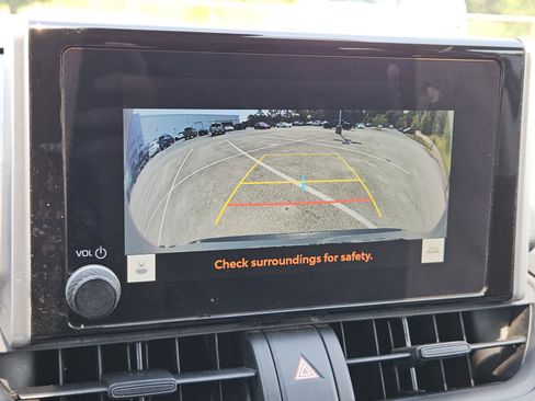 Used 2024 Toyota RAV4 LE FWD image 28