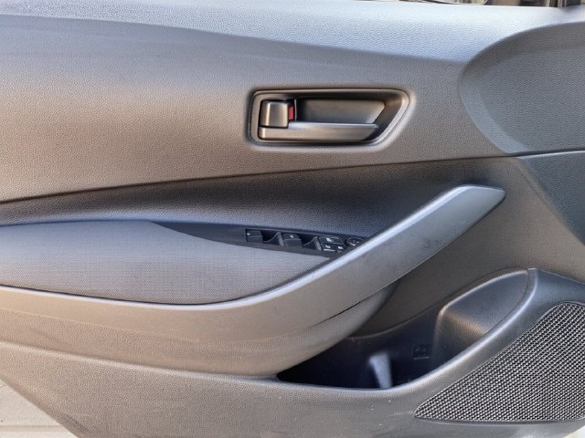 Used 2025 Toyota Corolla LE FWD image 13